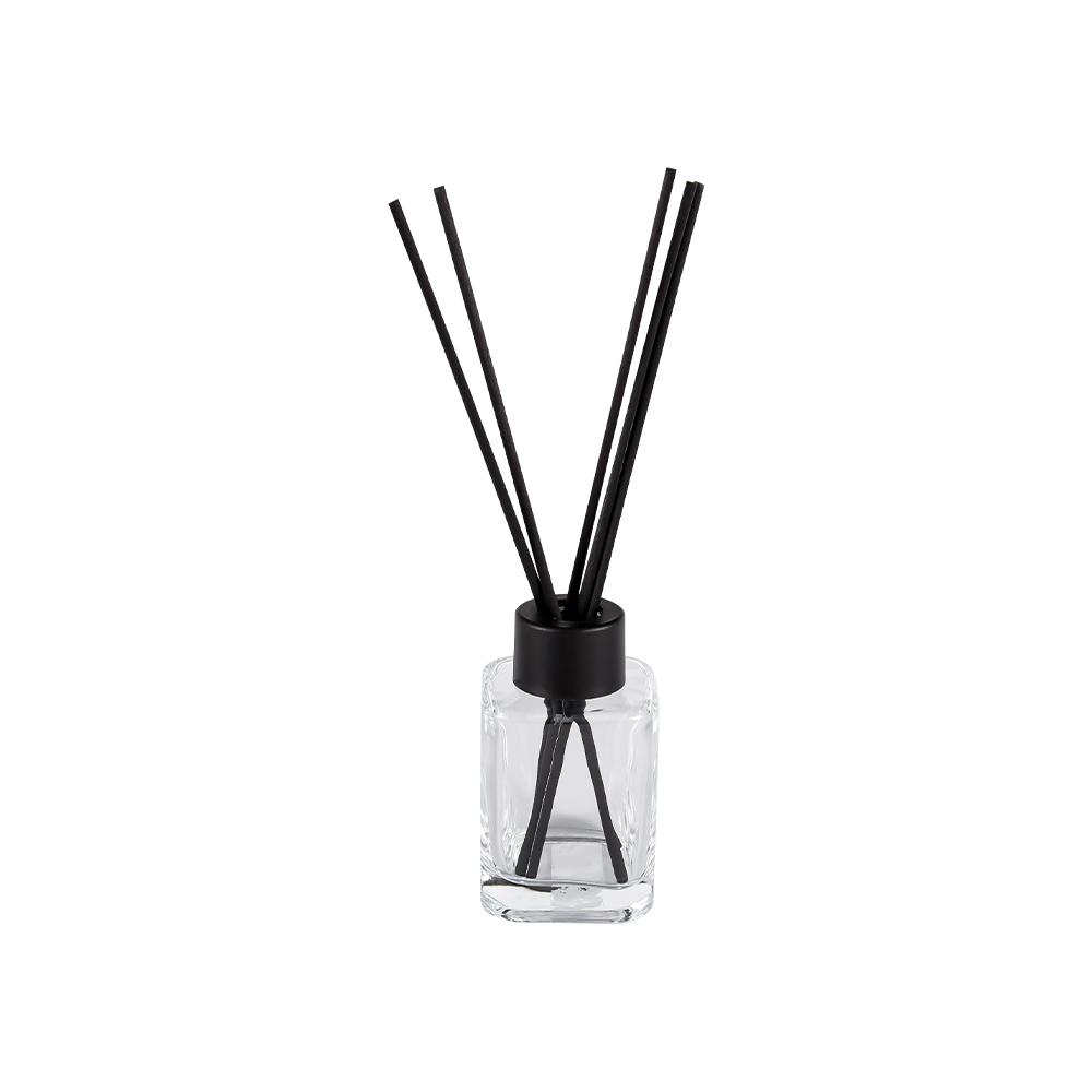 HJ-RX2248 스크류 넥 플라스틱 캡과 무광택 검정색 섬유 스티커가있는 사각형 디퓨저 병